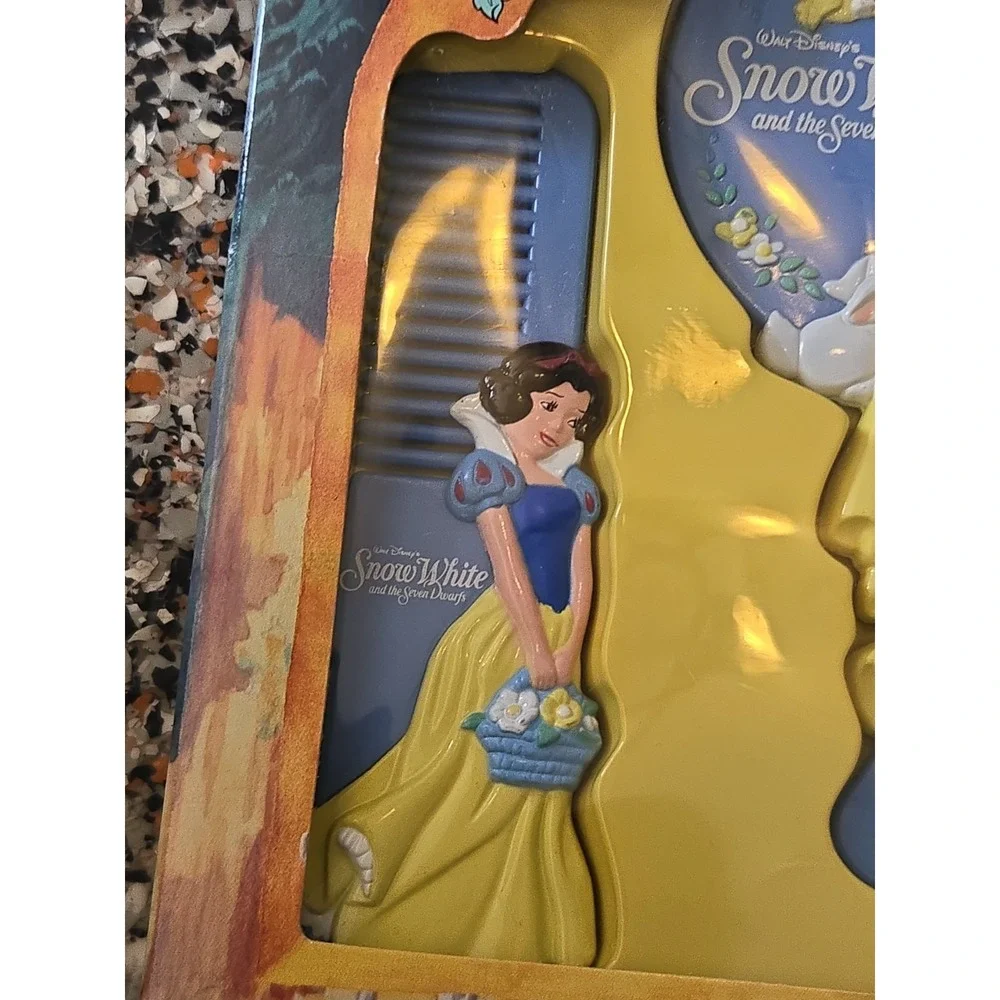 Disney vintage snow